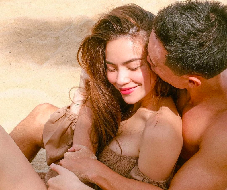 Tin Giải Trí 18/6: Kim Lý - Hà Hồ "tình bể tình" trên bãi biển